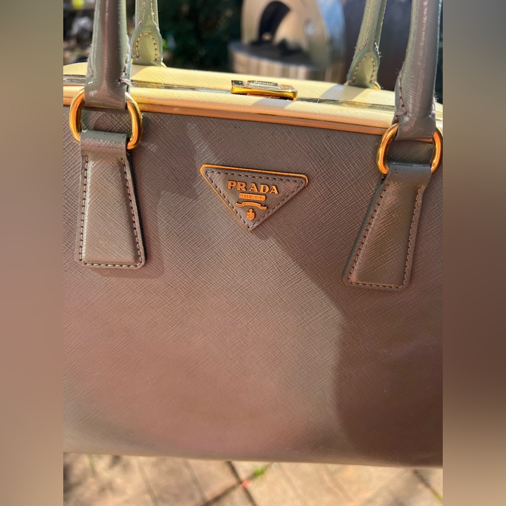 Prada Lago Blue Saffiano Vernice Top Handle Lux Leather Pyramid Frame Bag - Picture 7 of 15